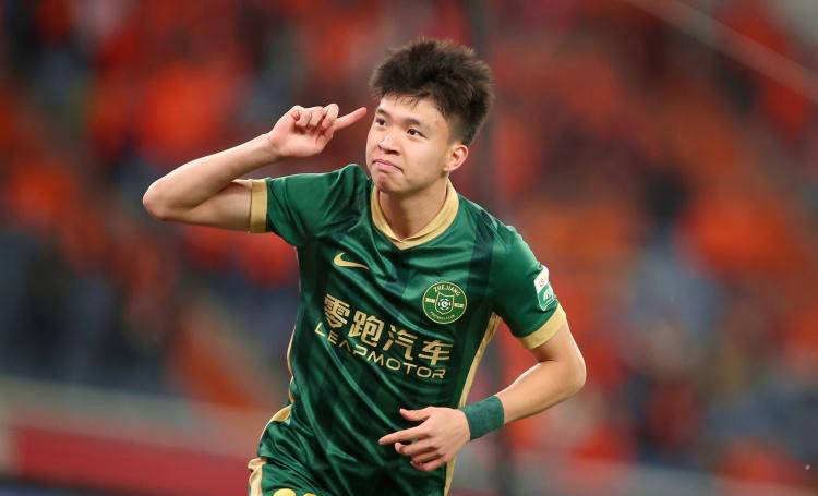 王钰栋超越武磊!欧洲豪门竞相抢夺,有望登陆英超或德甲